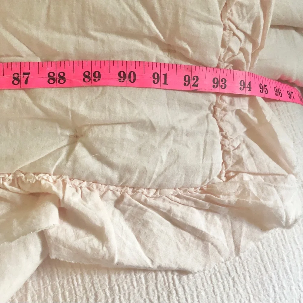 Linden Street King Comforter Wisteria Blush Pink Quilted Lightweight Romantic￼ ￼